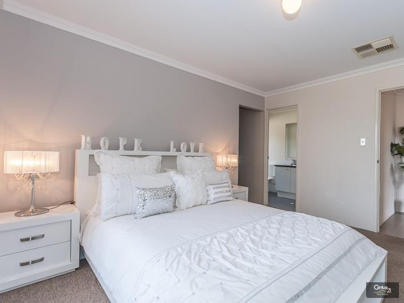 4 Lakeport Way, Butler WA 6036