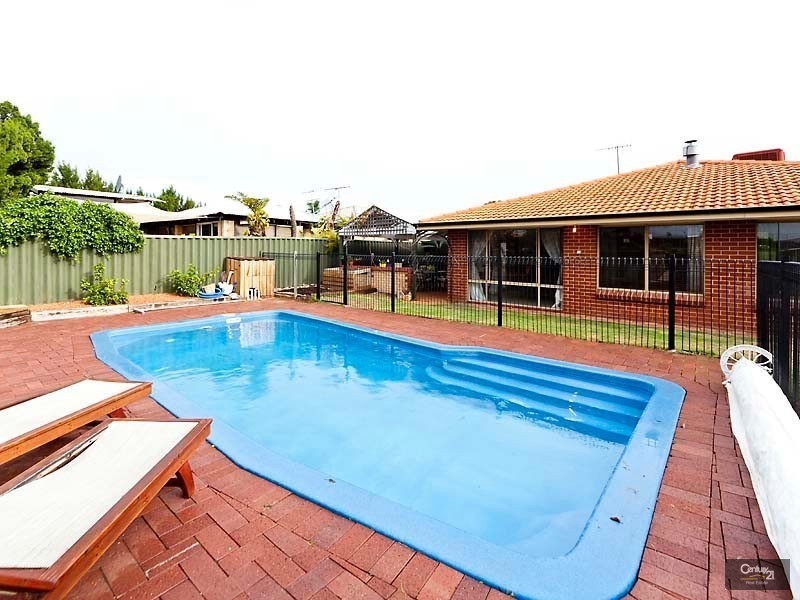 6 Kempton Grove, Clarkson WA 6030