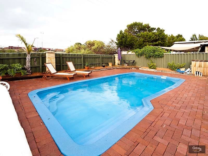 6 Kempton Grove, Clarkson WA 6030