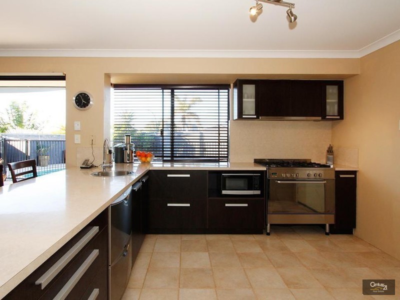 4 Bodrum Crescent, Mindarie WA 6030