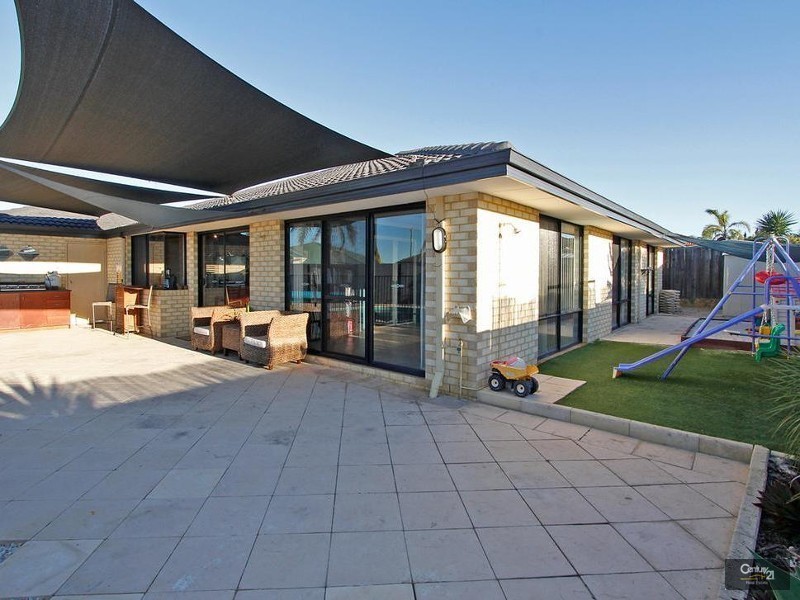 4 Bodrum Crescent, Mindarie WA 6030