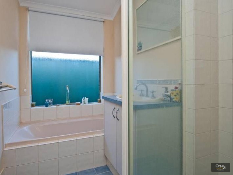 28 Grand Paradiso Parade, Merriwa WA 6030