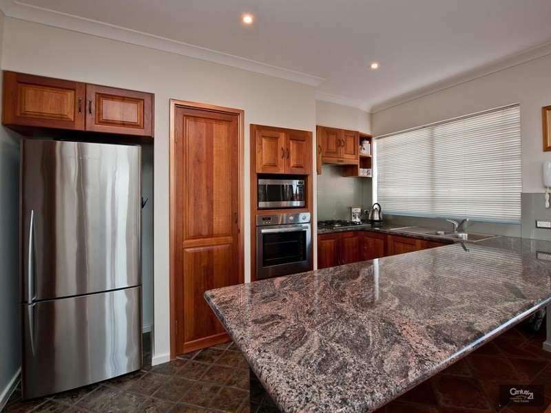 5 Itea Place, Mindarie WA 6030