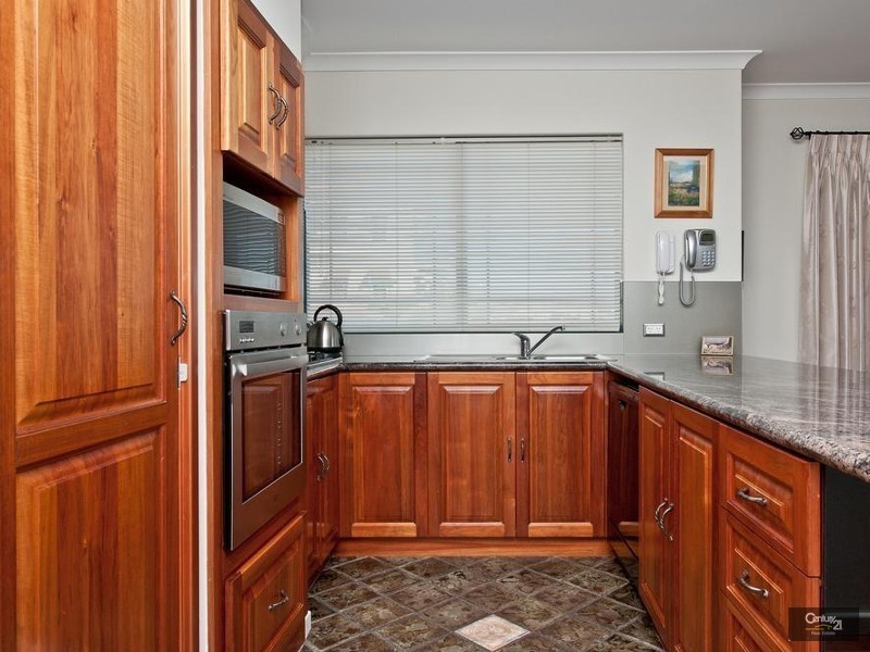 5 Itea Place, Mindarie WA 6030