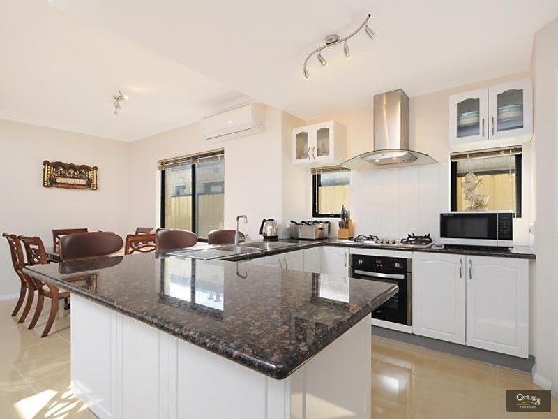 11A La Mirada Avenue, Clarkson WA 6030