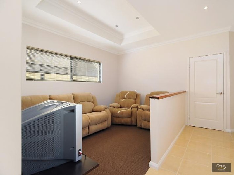 11A La Mirada Avenue, Clarkson WA 6030