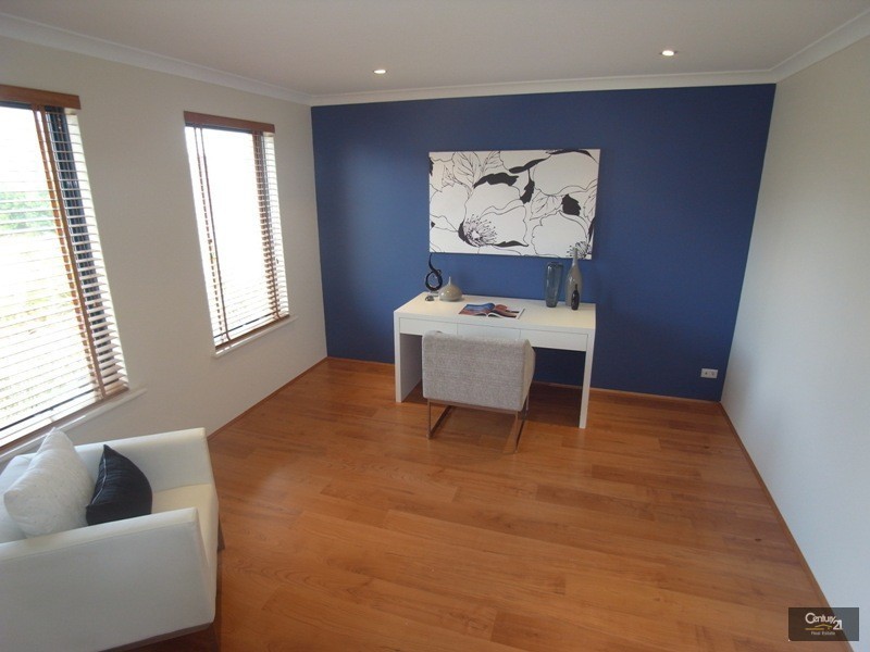 10 Bantry Bend, Mindarie WA 6030