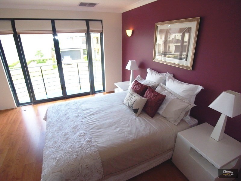 10 Bantry Bend, Mindarie WA 6030