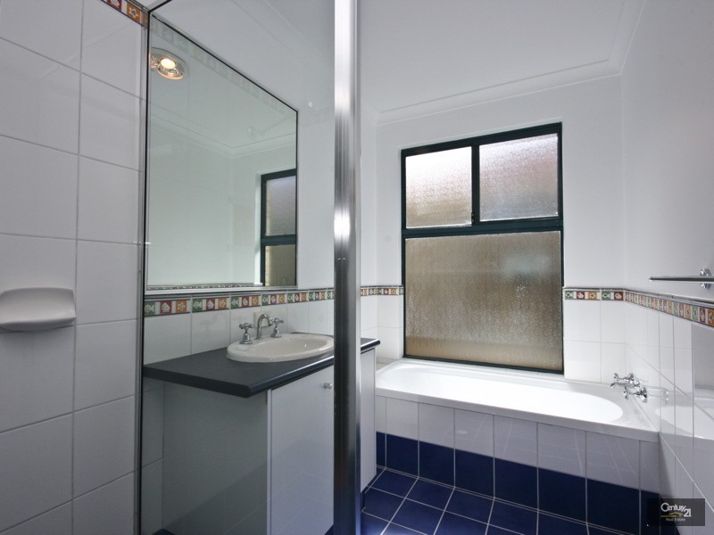 10 Bantry Bend, Mindarie WA 6030