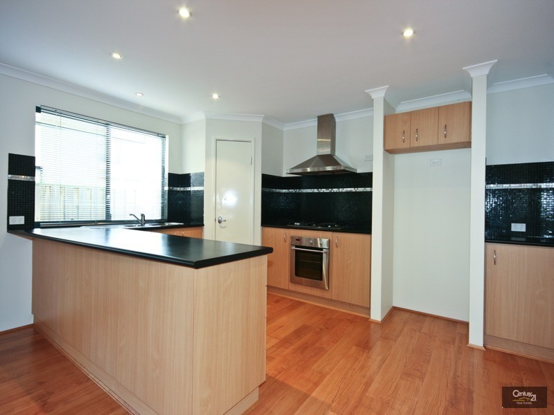 10 Bantry Bend, Mindarie WA 6030