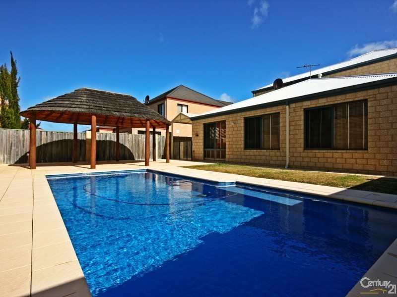 10 Bantry Bend, Mindarie WA 6030