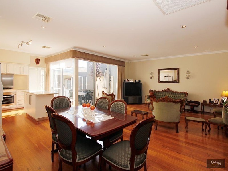 8D Marchwood Blvd, Butler WA 6036