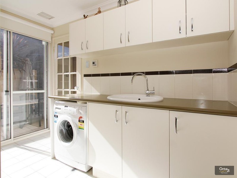 8D Marchwood Blvd, Butler WA 6036