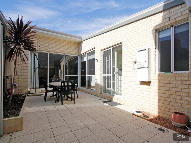 8D Marchwood Blvd, Butler WA 6036