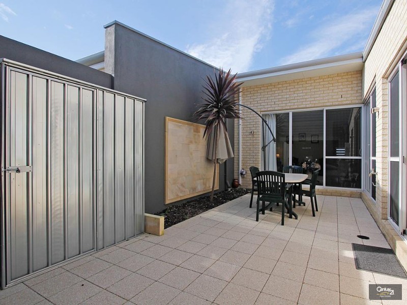 8D Marchwood Blvd, Butler WA 6036