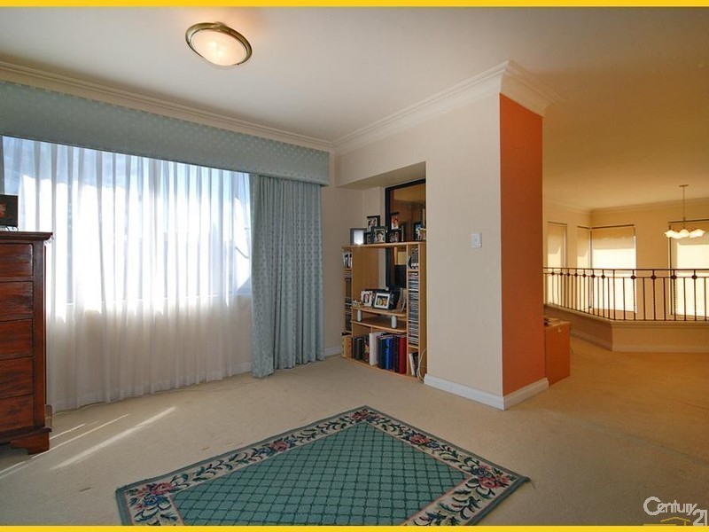 2 Kings Lynn Rise, Mindarie WA 6030