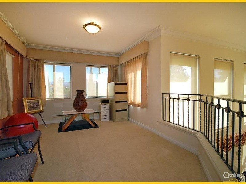 2 Kings Lynn Rise, Mindarie WA 6030