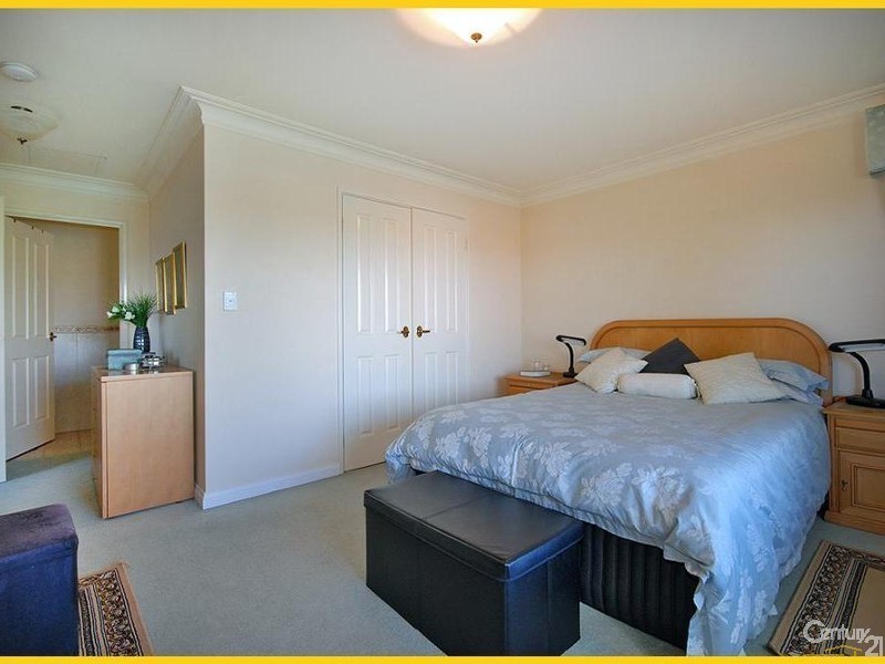 2 Kings Lynn Rise, Mindarie WA 6030