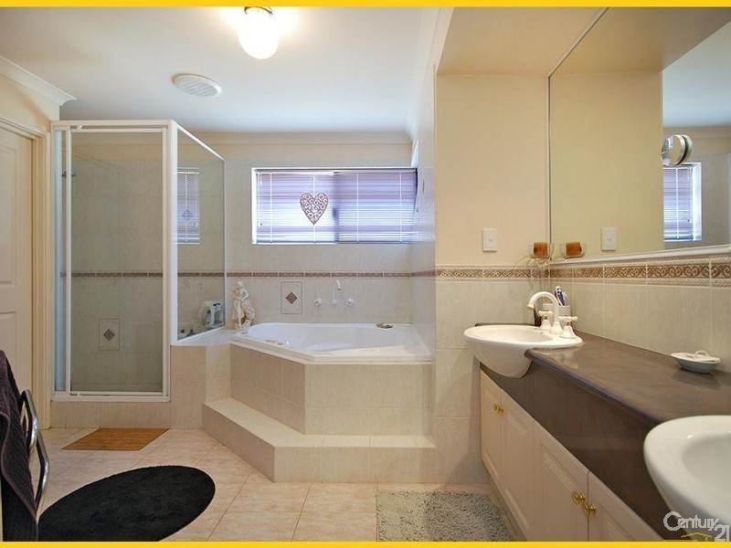 2 Kings Lynn Rise, Mindarie WA 6030