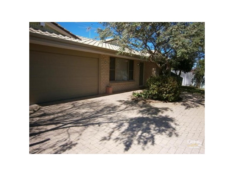 2/33 Savona Grove, Mindarie WA 6030