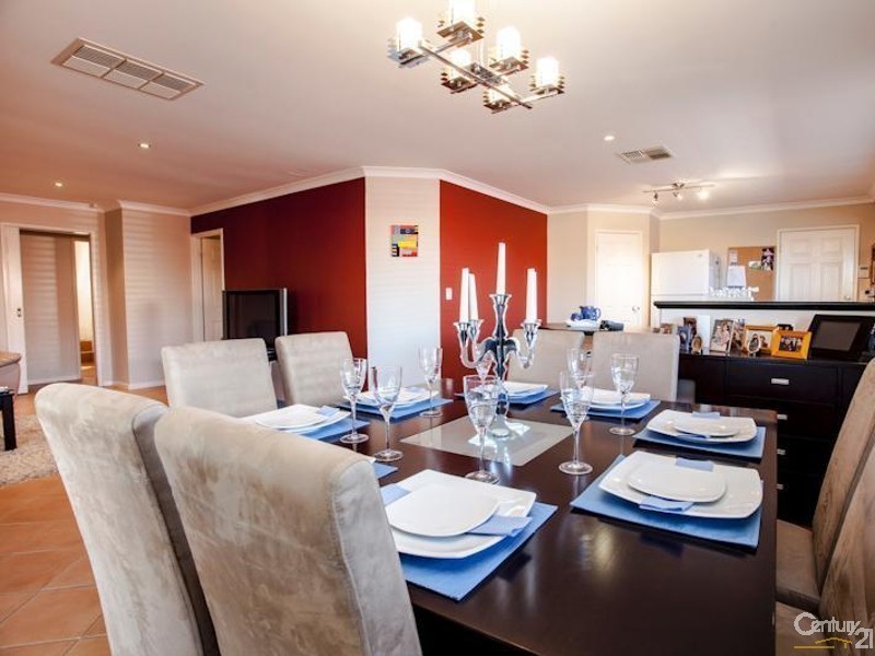 9 Holyhead Green, Mindarie WA 6030