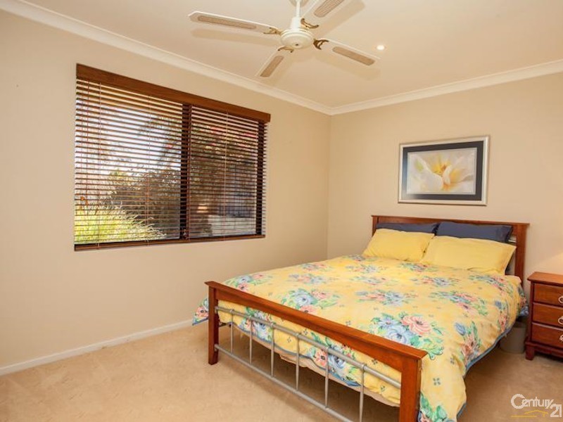 9 Holyhead Green, Mindarie WA 6030