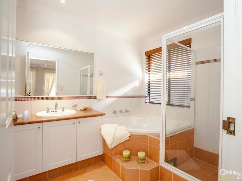 9 Holyhead Green, Mindarie WA 6030