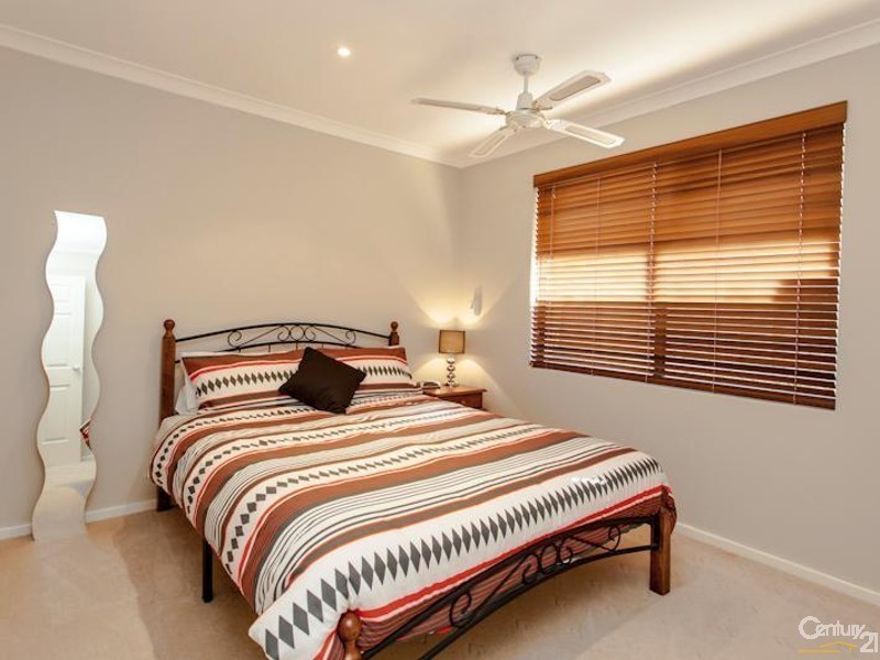 9 Holyhead Green, Mindarie WA 6030