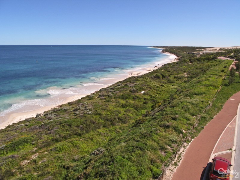 252 Ocean Drive, Quinns Rocks WA 6030