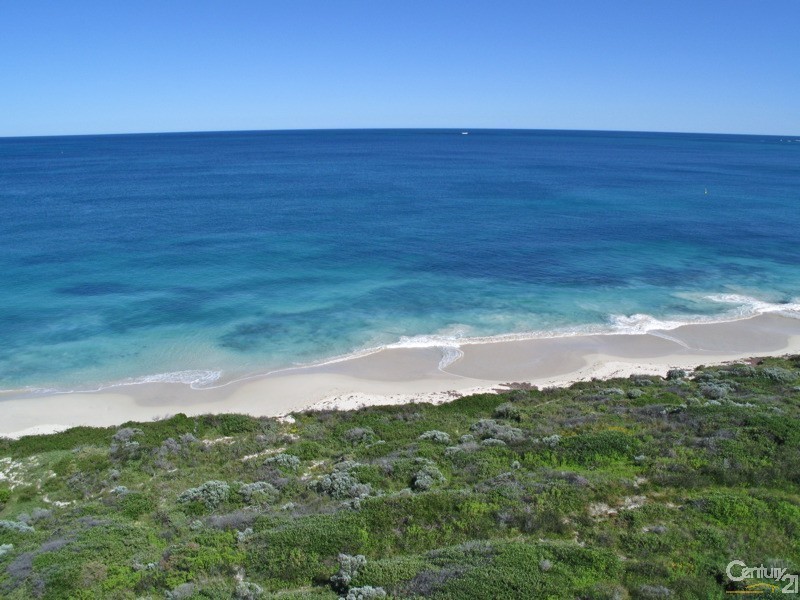 252 Ocean Drive, Quinns Rocks WA 6030