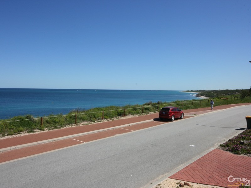 252 Ocean Drive, Quinns Rocks WA 6030