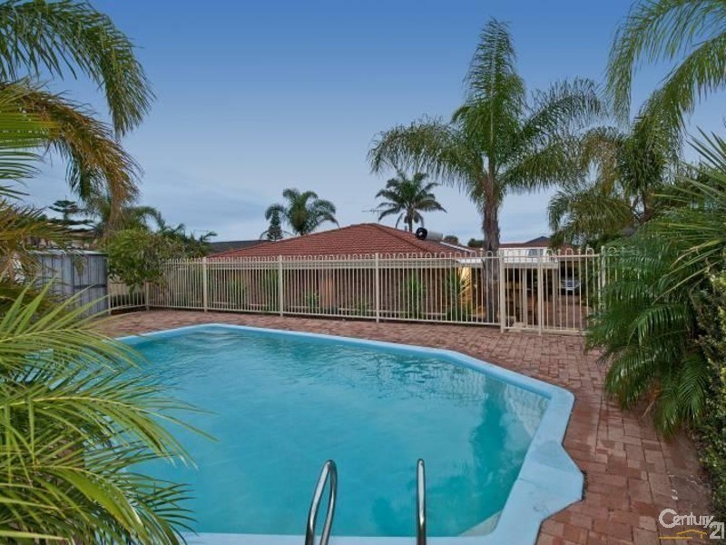 4 Mitra Court, Mullaloo WA 6027