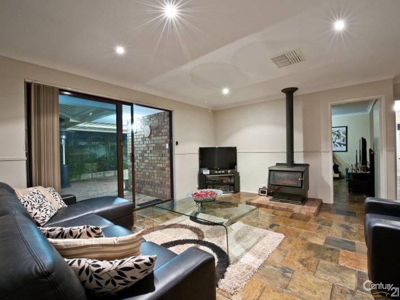 4 Mitra Court, Mullaloo WA 6027