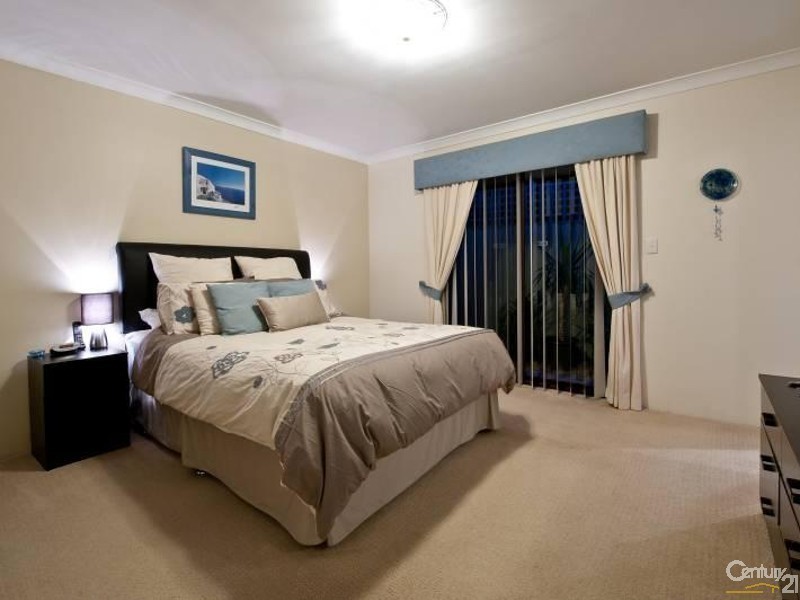 4 Mitra Court, Mullaloo WA 6027