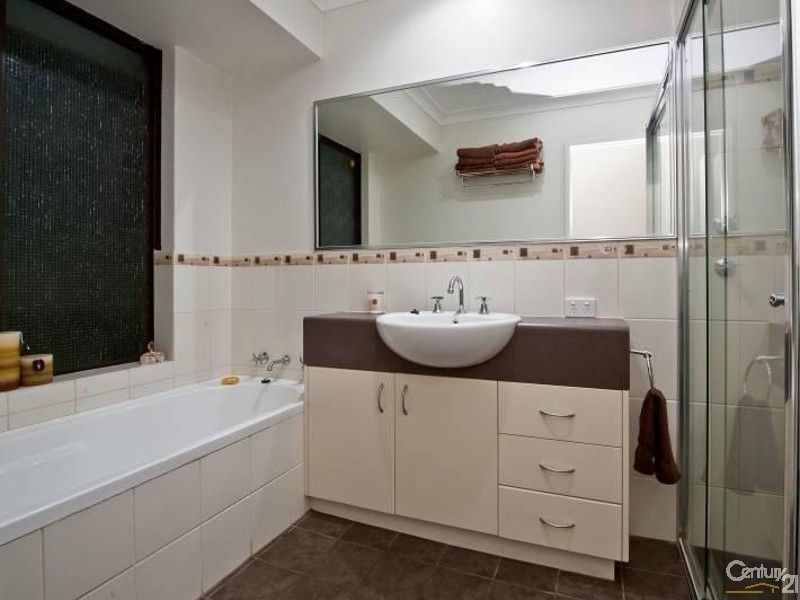 4 Mitra Court, Mullaloo WA 6027