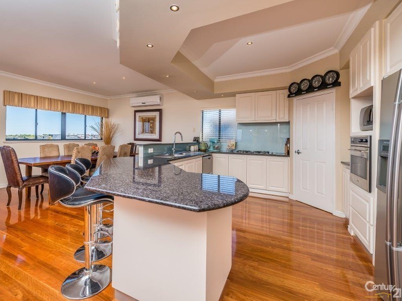 19 Baton Rouge Drive, Mindarie WA 6030