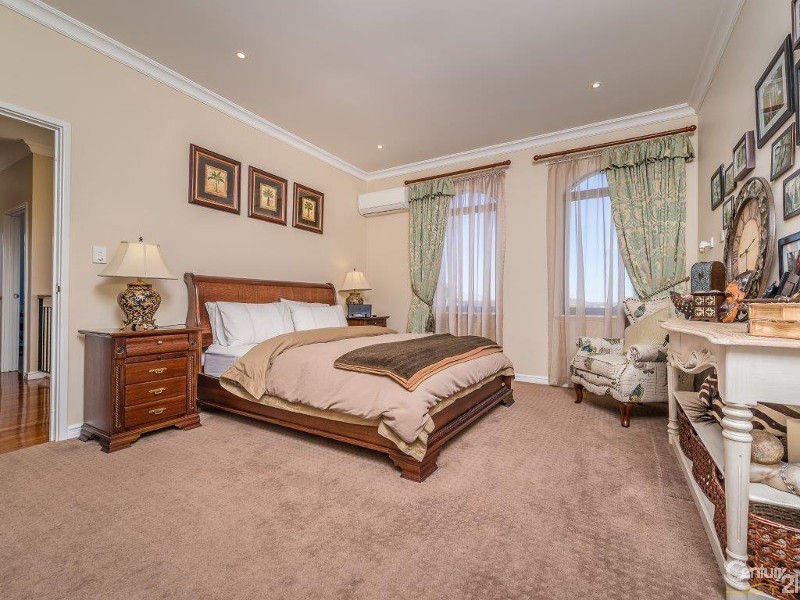 19 Baton Rouge Drive, Mindarie WA 6030