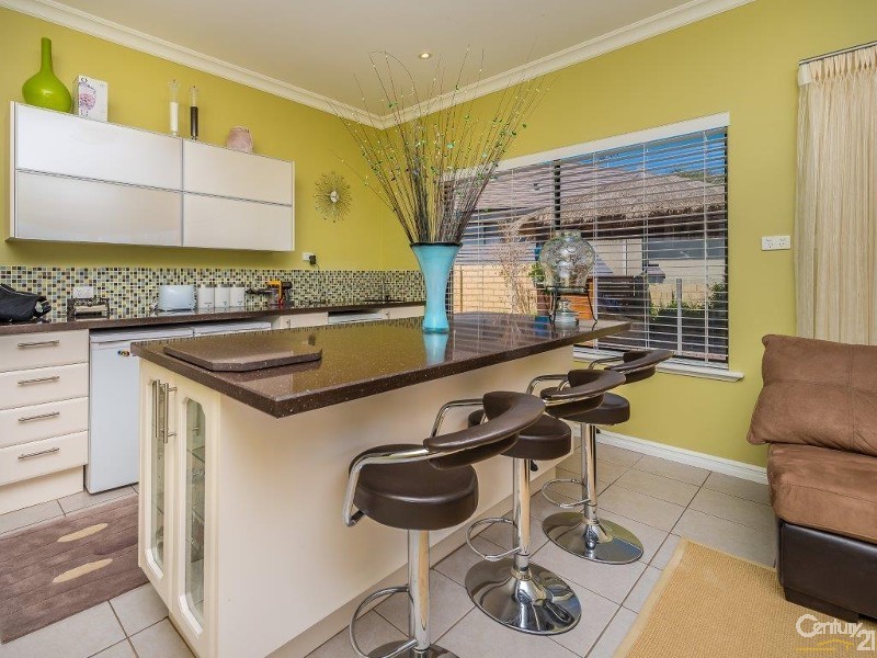 19 Baton Rouge Drive, Mindarie WA 6030