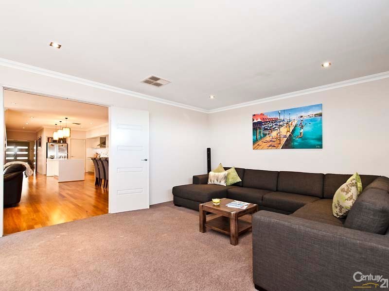 14 Sailboat Link, Jindalee WA 6036