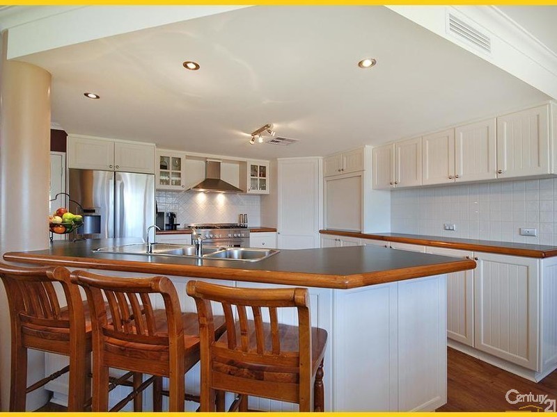 12 Manta Pass, Mindarie WA 6030