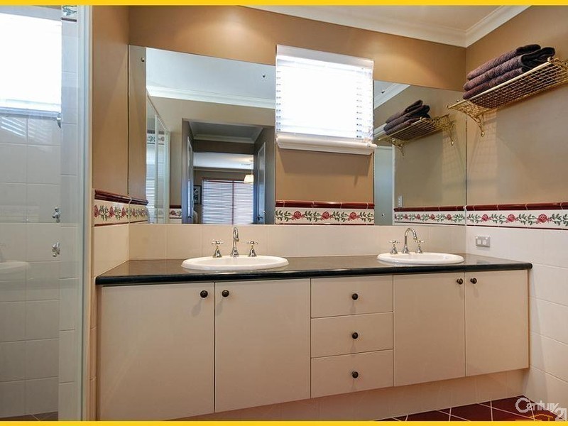 12 Manta Pass, Mindarie WA 6030