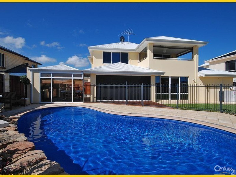 12 Manta Pass, Mindarie WA 6030
