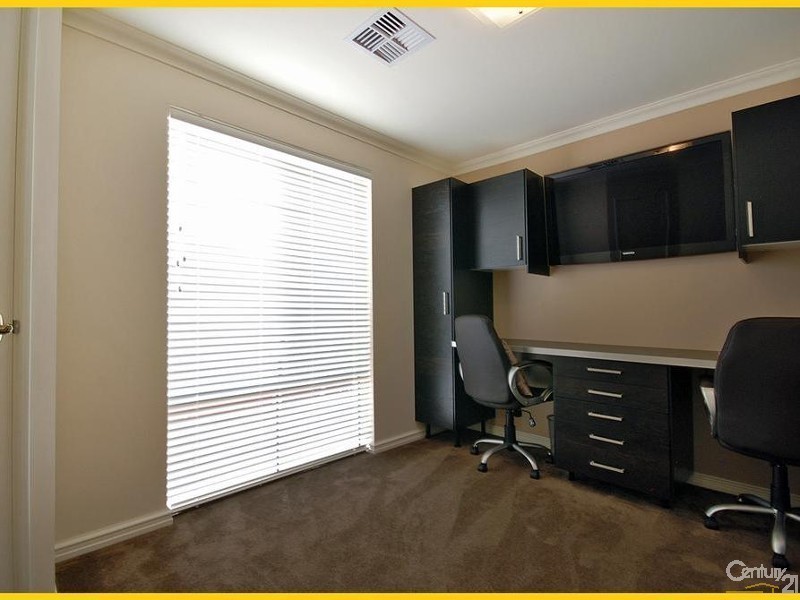 12 Manta Pass, Mindarie WA 6030