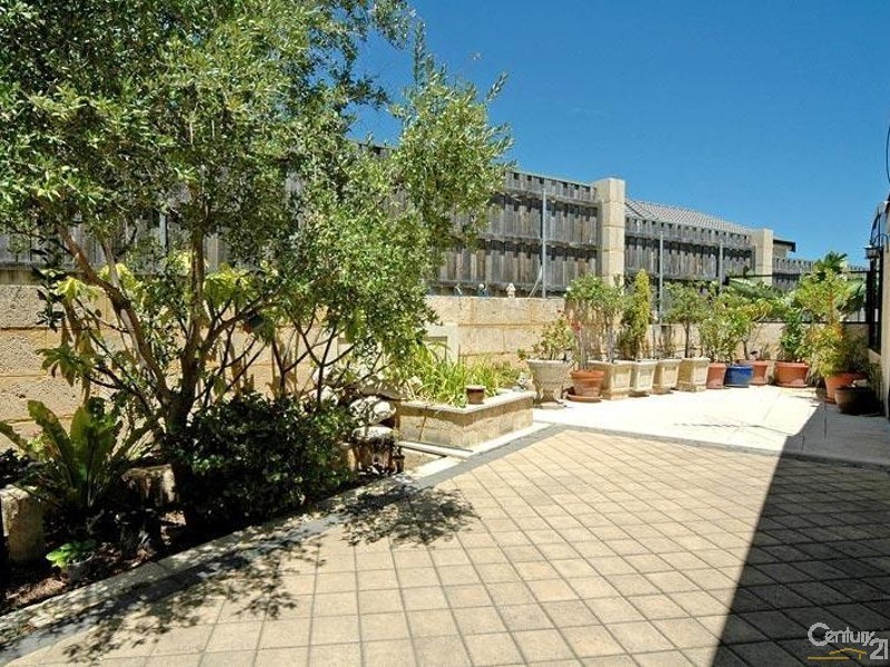 21 Talara Circuit, Mindarie WA 6030