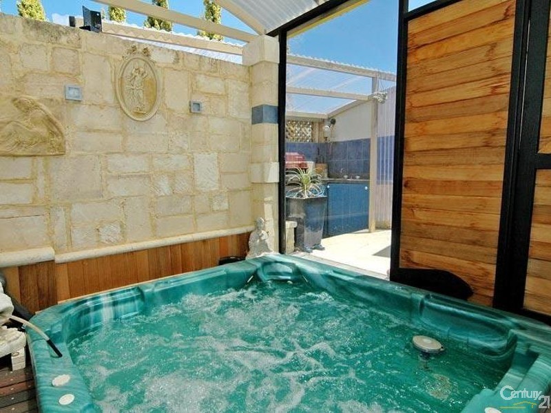 21 Talara Circuit, Mindarie WA 6030