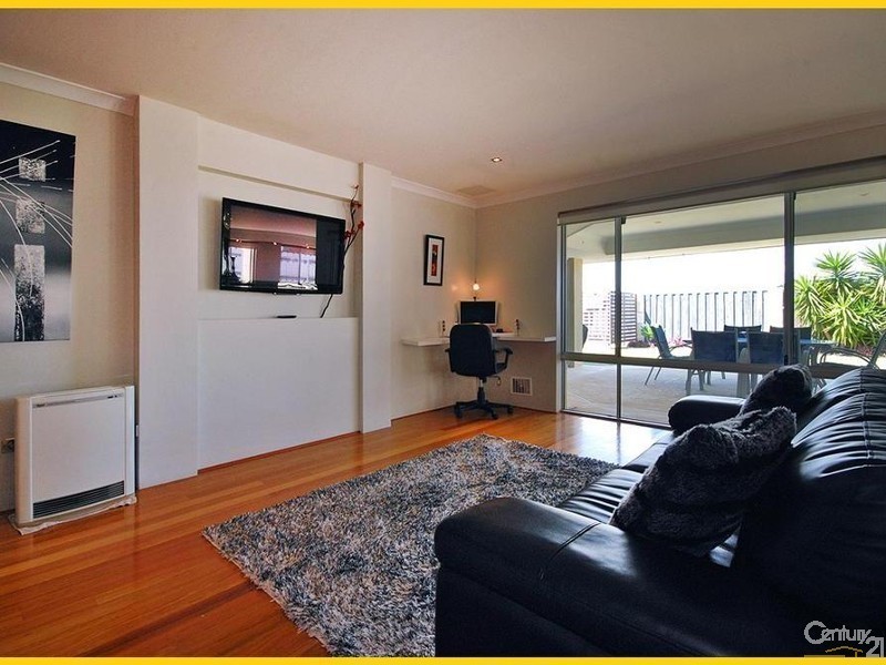 17 Bodrum Crescent, Mindarie WA 6030