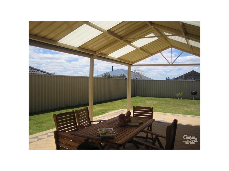 11 Shelford Boulevard, Butler WA 6036
