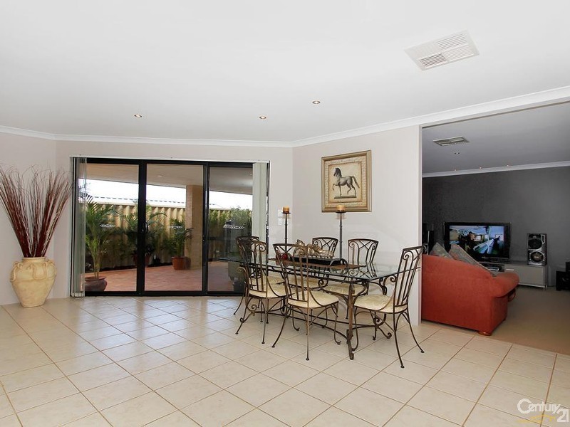 45 Landbeach Blvd, Butler WA 6036