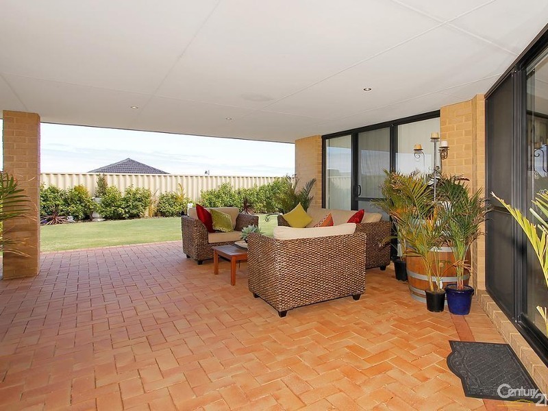 45 Landbeach Blvd, Butler WA 6036