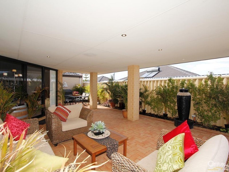 45 Landbeach Blvd, Butler WA 6036